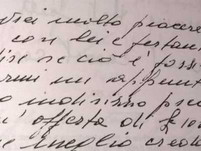 Un testo in cui la scrittura tende verso destra, simbolo del divenire e del rapporto con il prossimo